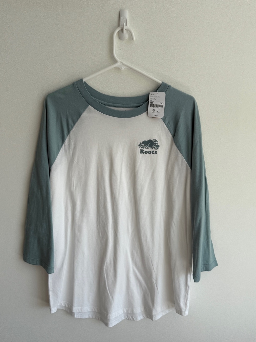 ROOTS 3/4 sleeve baseball shirt
Large